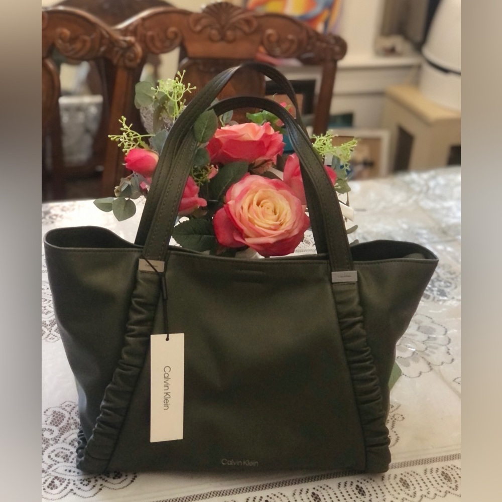 NWT Calvin Klein Luna Shoulder Bag